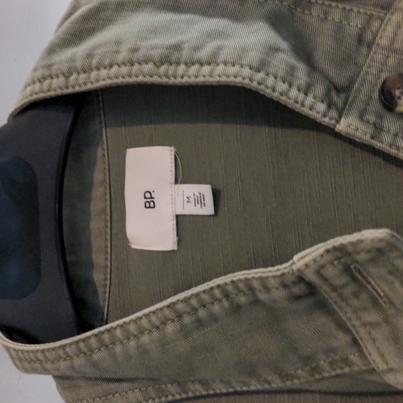 Like New! BP khaki 100% cotton army green jacket - Picture 3 of 11